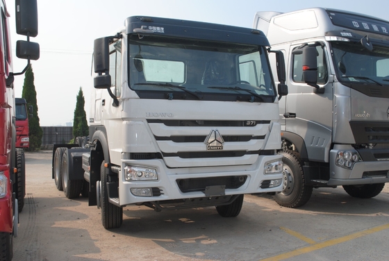 Sinotruk HOWO 6X4 camión tractor 371HP/420HP camiones chinos 5800 * 2300 * 1500mm en el mejor