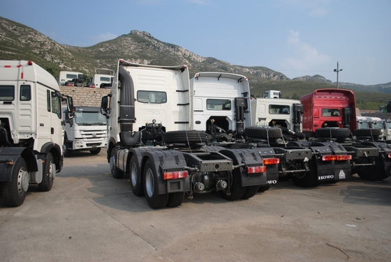 Sinotruk HOWO 6X4 camión tractor 371HP/420HP camiones chinos 5800 * 2300 * 1500mm en el mejor