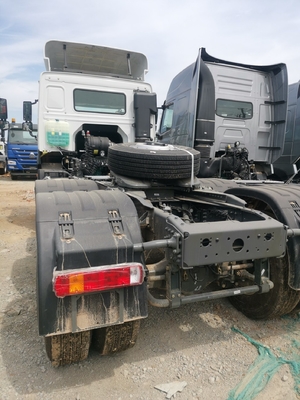 Diésel de segunda mano de servicio pesado 371HP Tractor Truck Remolque con diseño de neumáticos sin tubos