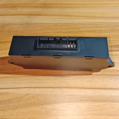 HOWO Sinotruk N7g Modulo de control de puertas de camiones pesados Wg1671340051 para sus necesidades de camión