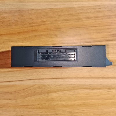 HOWO Sinotruk N7g Modulo de control de puertas de camiones pesados Wg1671340051 para sus necesidades de camión