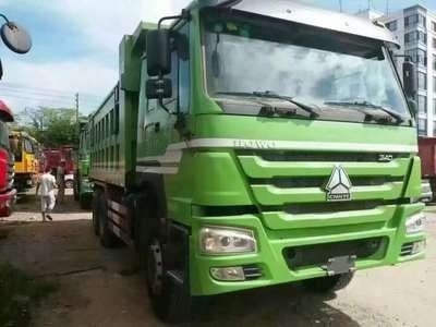 Diseño de neumáticos radiales Sinotruck HOWO 6X4 camión de descarga para sus necesidades
