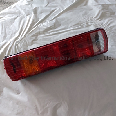 Lámpara trasera Wg9719810011 para Sinotruk HOWO Partes de camión en negro